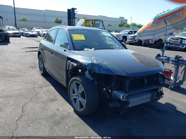 WA1CNAFY7K2117092 2019 AUDI Q5 - Image 1