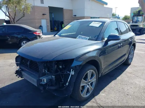 WA1CNAFY7K2117092 2019 AUDI Q5 - Image 2