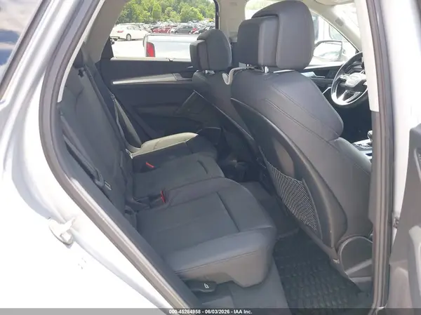 WA1CNAFY7K2127069 2019 AUDI Q5 - Image 8
