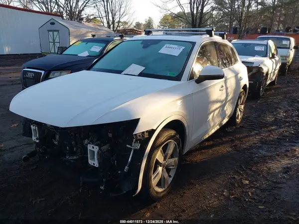 WA1CNAFY7K2129081 2019 AUDI Q5 - Image 2