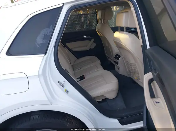 WA1CNAFY7K2129081 2019 AUDI Q5 - Image 8