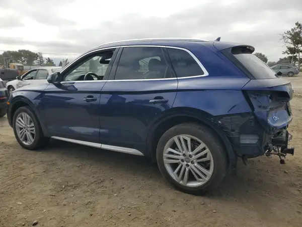 WA1CNAFY7K2129680 2019 AUDI Q5 - Image 2