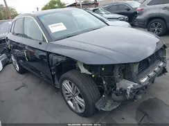WA1CNAFY8J2188915 2018 AUDI Q5