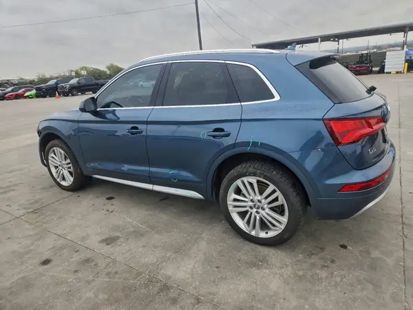 WA1CNAFY8J2196903 2018 AUDI Q5 - Image 2