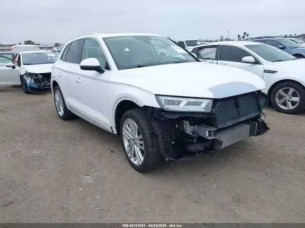 WA1CNAFY8J2198974 2018 AUDI Q5 - Image 1