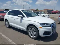 WA1CNAFY8J2215658 2018 AUDI Q5