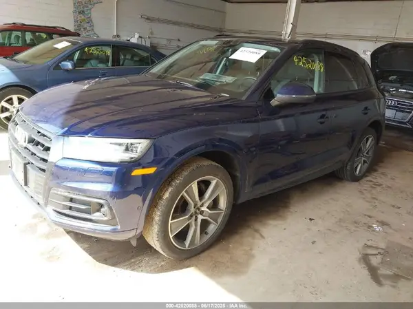 WA1CNAFY8K2033556 2019 AUDI Q5 - Image 2