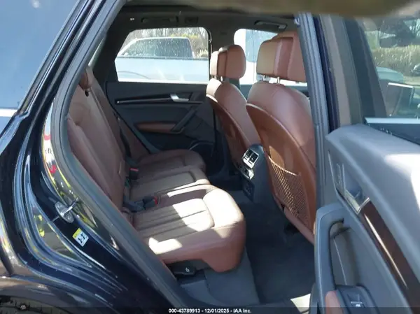 WA1CNAFY8K2037977 2019 AUDI Q5 - Image 8