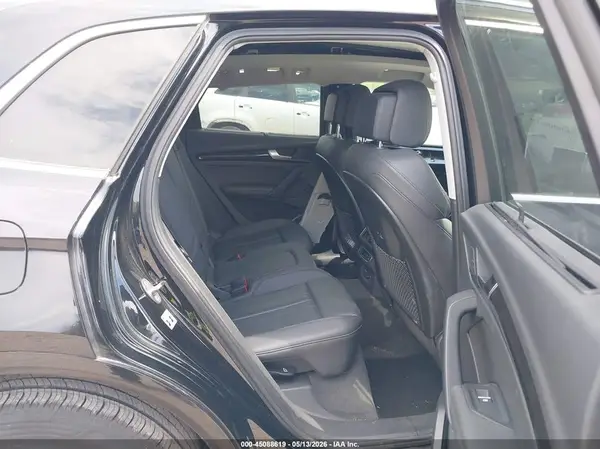 WA1CNAFY8K2043827 2019 AUDI Q5 - Image 8