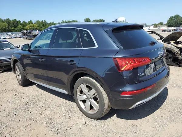 WA1CNAFY8K2045321 2019 AUDI Q5 - Image 2