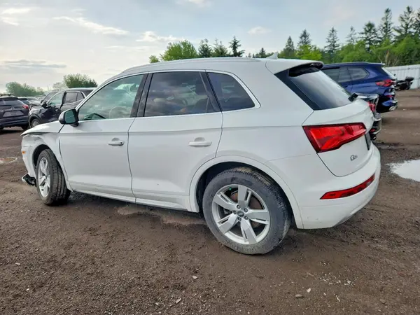 WA1CNAFY8K2082935 2019 AUDI Q5 - Image 2