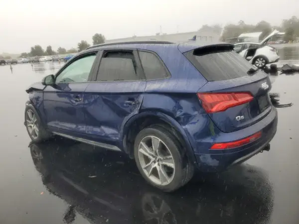 WA1CNAFY8K2095541 2019 AUDI Q5 - Image 2
