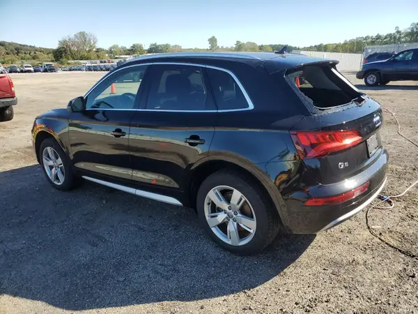 WA1CNAFY8K2102679 2019 AUDI Q5 - Image 2