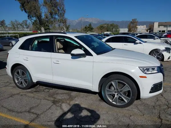 WA1CNAFY8K2125542 2019 AUDI Q5 - Image 1