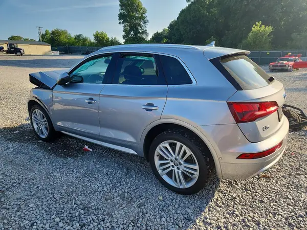 WA1CNAFY8L2029685 2020 AUDI Q5 - Image 2