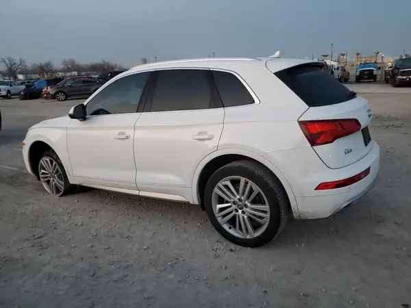 WA1CNAFY9J2071652 2018 AUDI Q5 - Image 2
