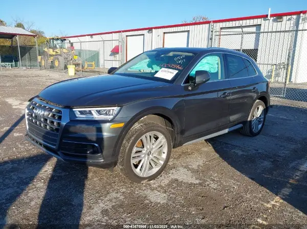 WA1CNAFY9J2140520 2018 AUDI Q5 - Image 2