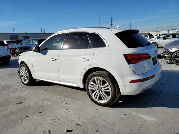 WA1CNAFY9J2220299 2018 AUDI Q5 - Image 2
