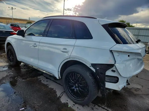 WA1CNAFY9K2020640 2019 AUDI Q5 - Image 2