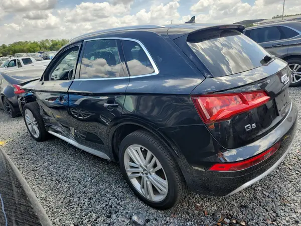 WA1CNAFY9K2029385 2019 AUDI Q5 - Image 2