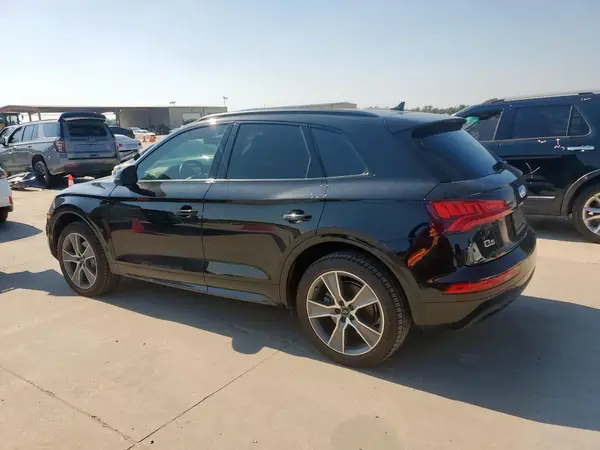 WA1CNAFY9K2061527 2019 AUDI Q5 - Image 2
