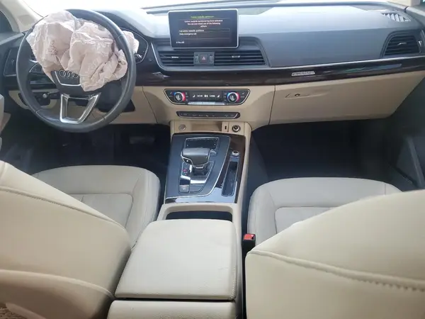 WA1CNAFY9K2061673 2019 AUDI Q5 - Image 8