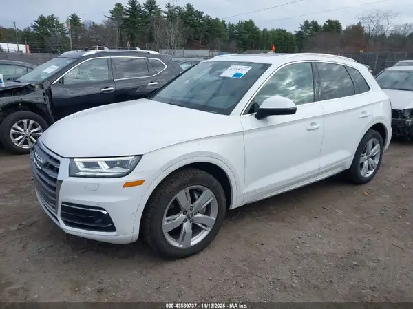 WA1CNAFY9K2087240 2019 AUDI Q5 - Image 2