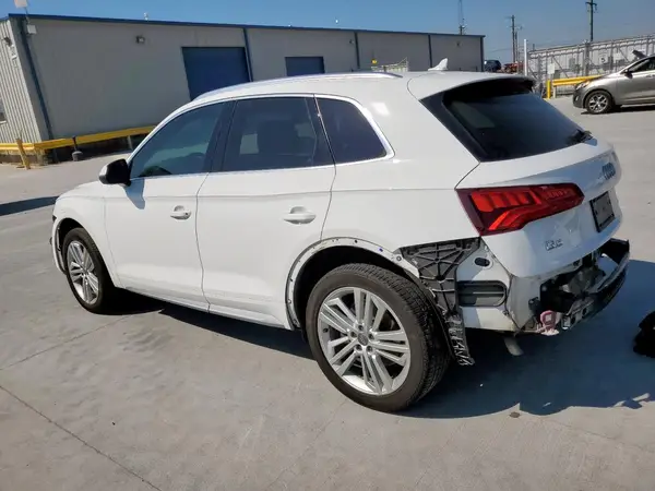 WA1CNAFY9K2113108 2019 AUDI Q5 - Image 2