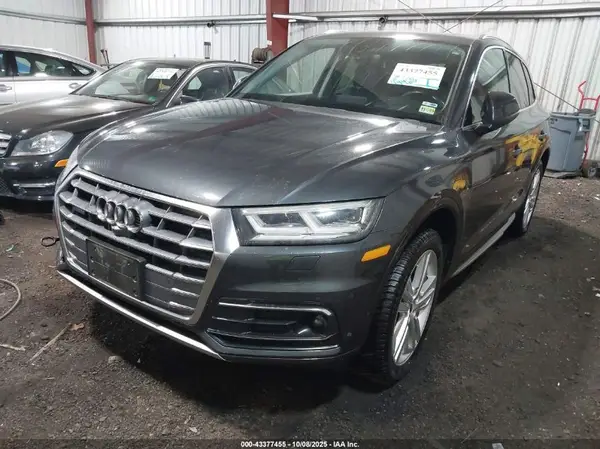 WA1CNAFYXK2113683 2019 AUDI Q5 - Image 2
