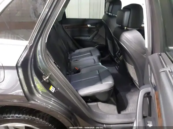 WA1CNAFYXK2113683 2019 AUDI Q5 - Image 8