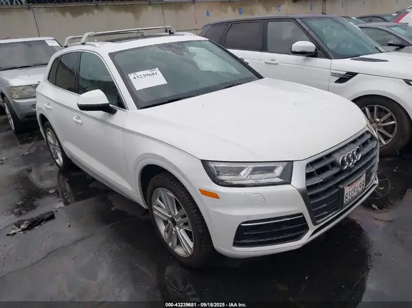 WA1CNBFY2J2021777 2018 AUDI Q5 - Image 1