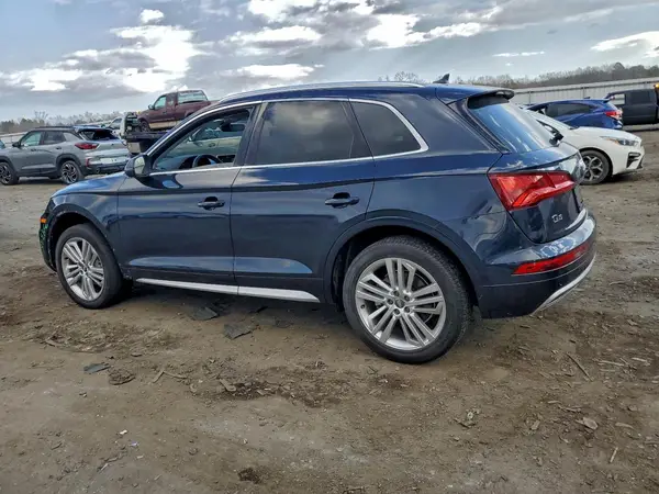 WA1CNBFY2J2075404 2018 AUDI Q5 - Image 2