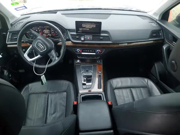 WA1CNBFY4J2054621 2018 AUDI Q5 - Image 8