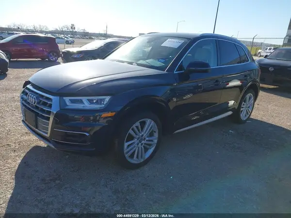 WA1CNBFY4J2236089 2018 AUDI Q5 - Image 2