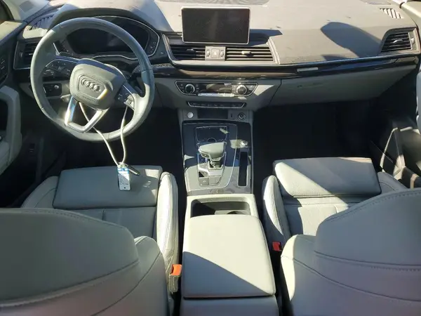 WA1CNBFY4K2027243 2019 AUDI Q5 - Image 8
