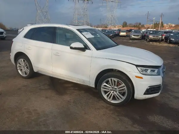 WA1CNBFY5J2224257 2018 AUDI Q5 - Image 1