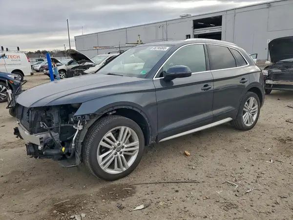 WA1CNBFY7K2026748 2019 AUDI Q5 - Image 1