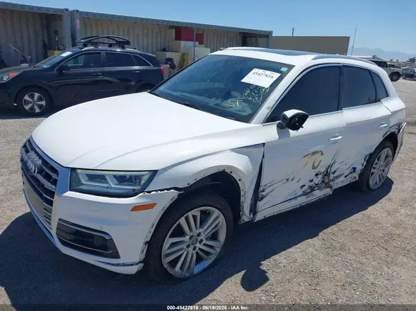 WA1CNBFY9J2036695 2018 AUDI Q5 - Image 2
