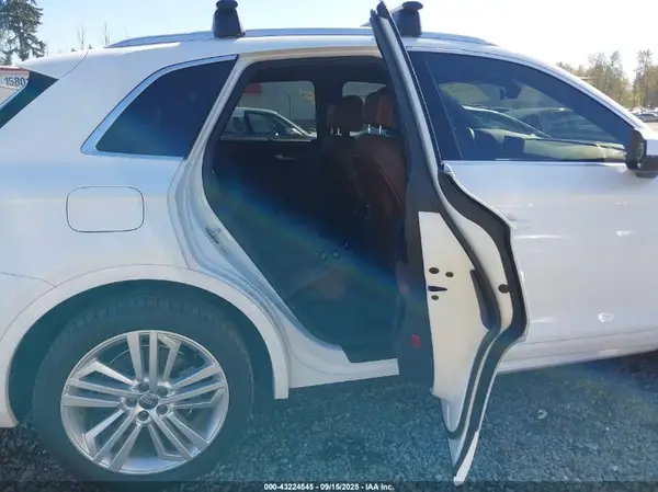 WA1CNBFYXJ2117916 2018 AUDI Q5 - Image 8