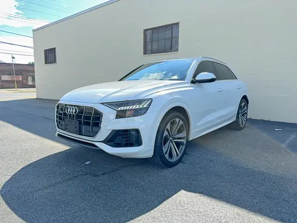 WA1CVAF10KD005323 2019 AUDI Q8 - Image 2
