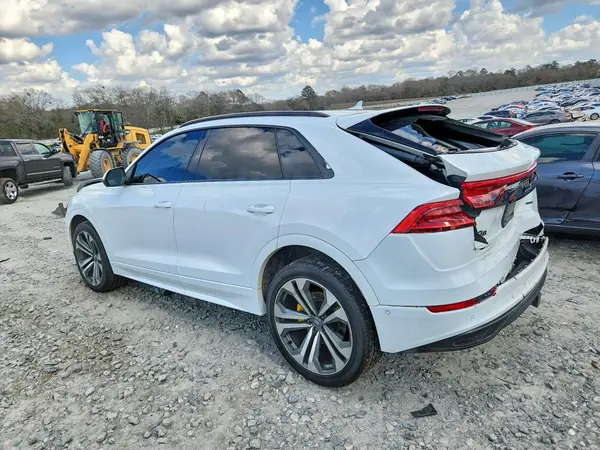 WA1CVAF10KD009100 2019 AUDI Q8 - Image 2