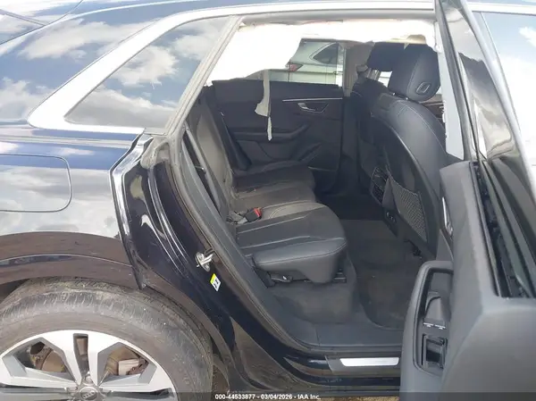 WA1CVAF10KD015009 2019 AUDI Q8 - Image 8