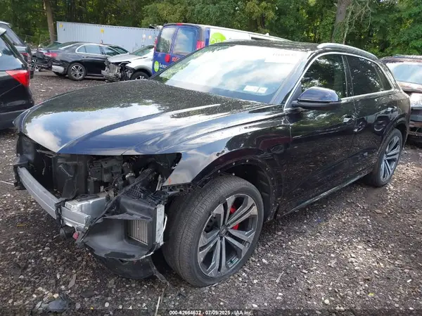 WA1CVAF10KD035678 2019 AUDI Q8 - Image 2