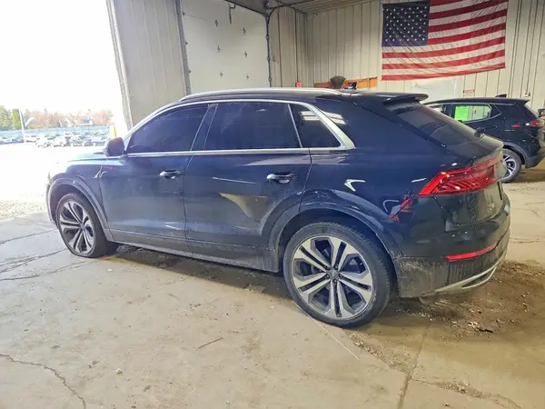 WA1CVAF10KD037012 2019 AUDI Q8 - Image 2