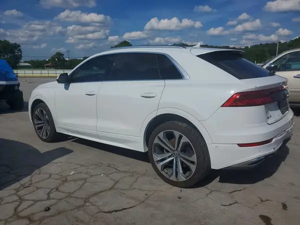 WA1CVAF10KD044431 2019 AUDI Q8 - Image 2