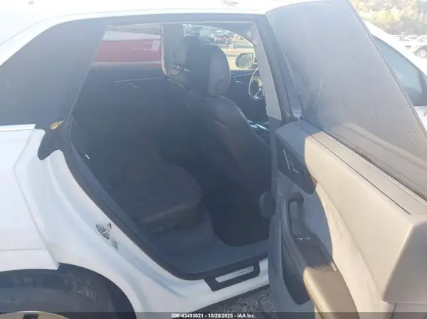 WA1CVAF12KD006831 2019 AUDI Q8 - Image 8