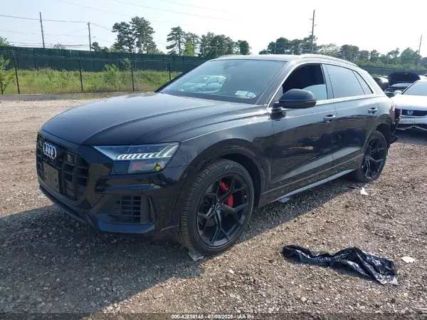 WA1CVAF12KD008367 2019 AUDI Q8 - Image 2