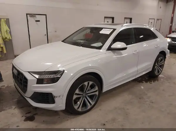 WA1CVAF13KD007115 2019 AUDI Q8 - Image 2