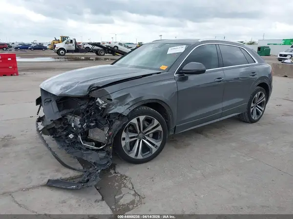 WA1CVAF13KD014999 2019 AUDI Q8 - Image 2