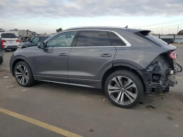WA1CVAF13KD029177 2019 AUDI Q8 - Image 2
